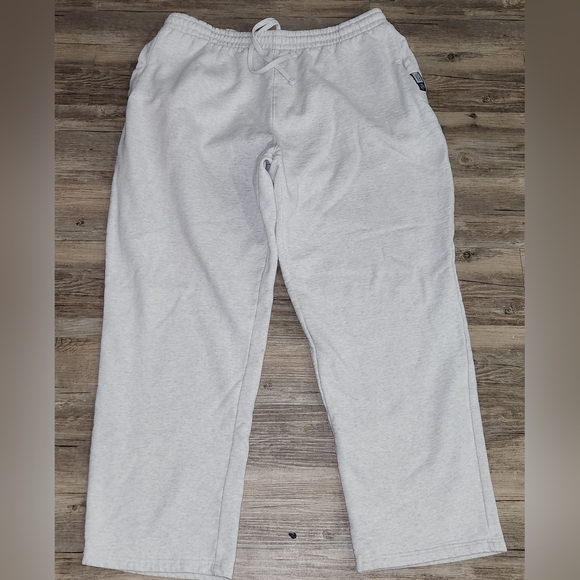 Men's Vintage Russell Athletic Wide Leg Grey Sweatpants Size 3XL - Picture 1 of 7